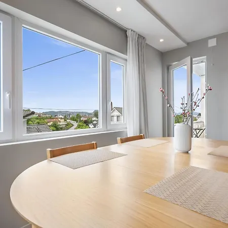 Apartamento Mountain View & Balcony - Newly Renovated Bergen