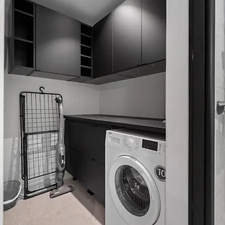 Apartmán Mountain View & Balcony - Newly Renovated *